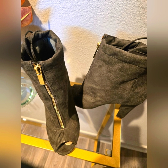 Shoe Republic LA Shoes - Olive green booties